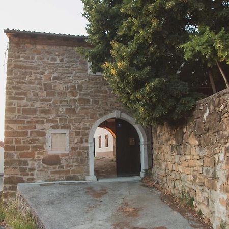 Hotel Oltre L'Arco San Dorligo della Valle Exterior foto